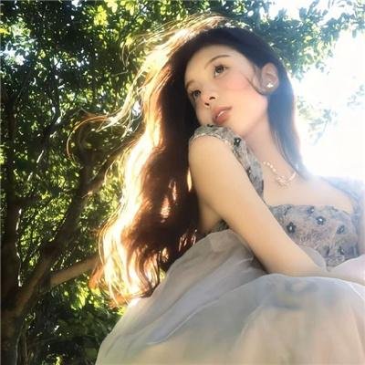 名人初乃玩海报